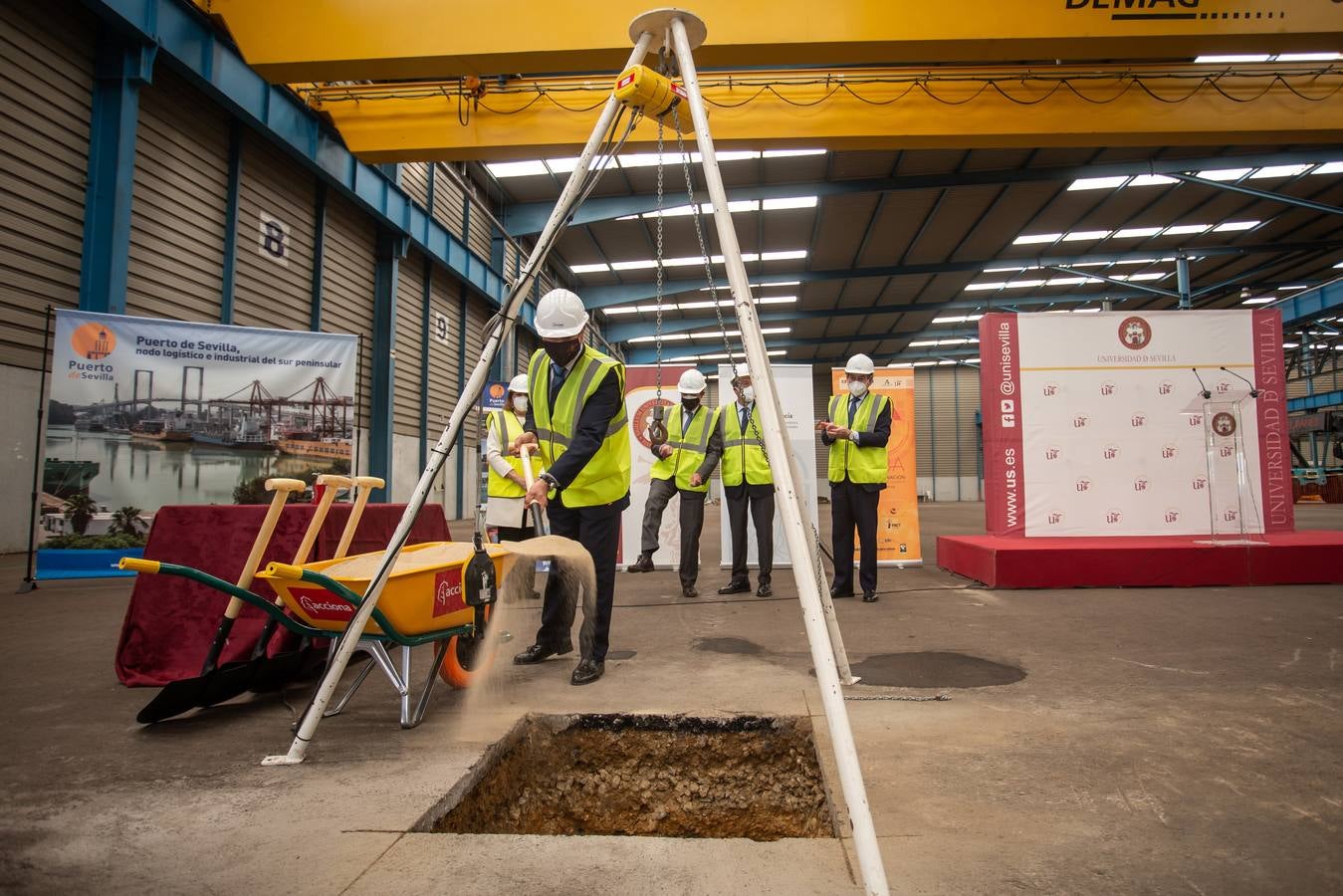 Primera piedra del centro de innovación del Puerto de Sevilla