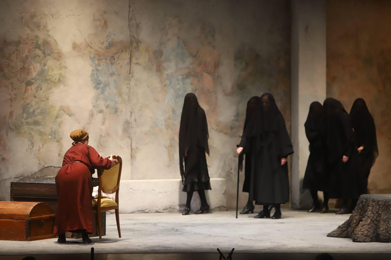 Bernarda Alba en el Gran Teatro de Córdoba, en imágenes