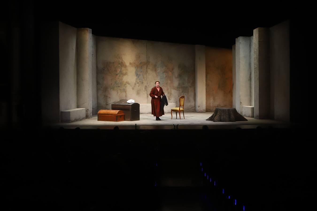 Bernarda Alba en el Gran Teatro de Córdoba, en imágenes