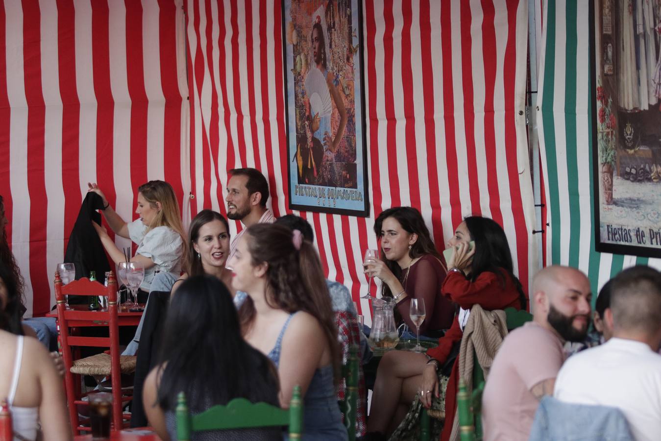 Ambiente 'sabado del pescaíto' en el Mercado Lonja del Barranco