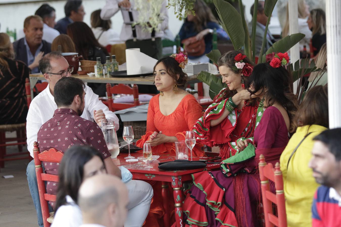 Ambiente 'sabado del pescaíto' en el Mercado Lonja del Barranco