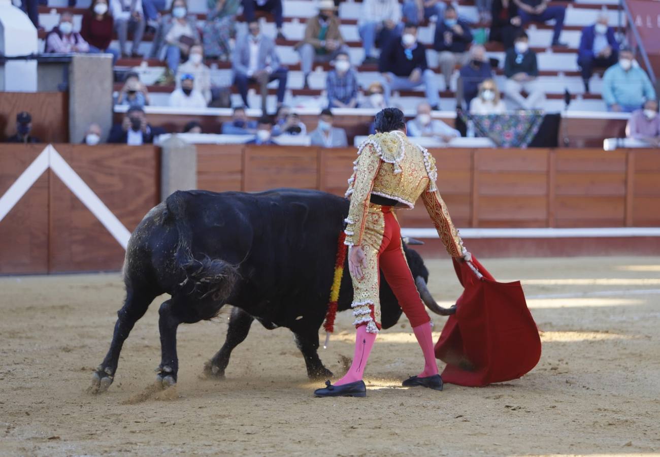 Fotogalería: De Justo, triunfador en la corrida de toros de Sanlúcar de Barrameda