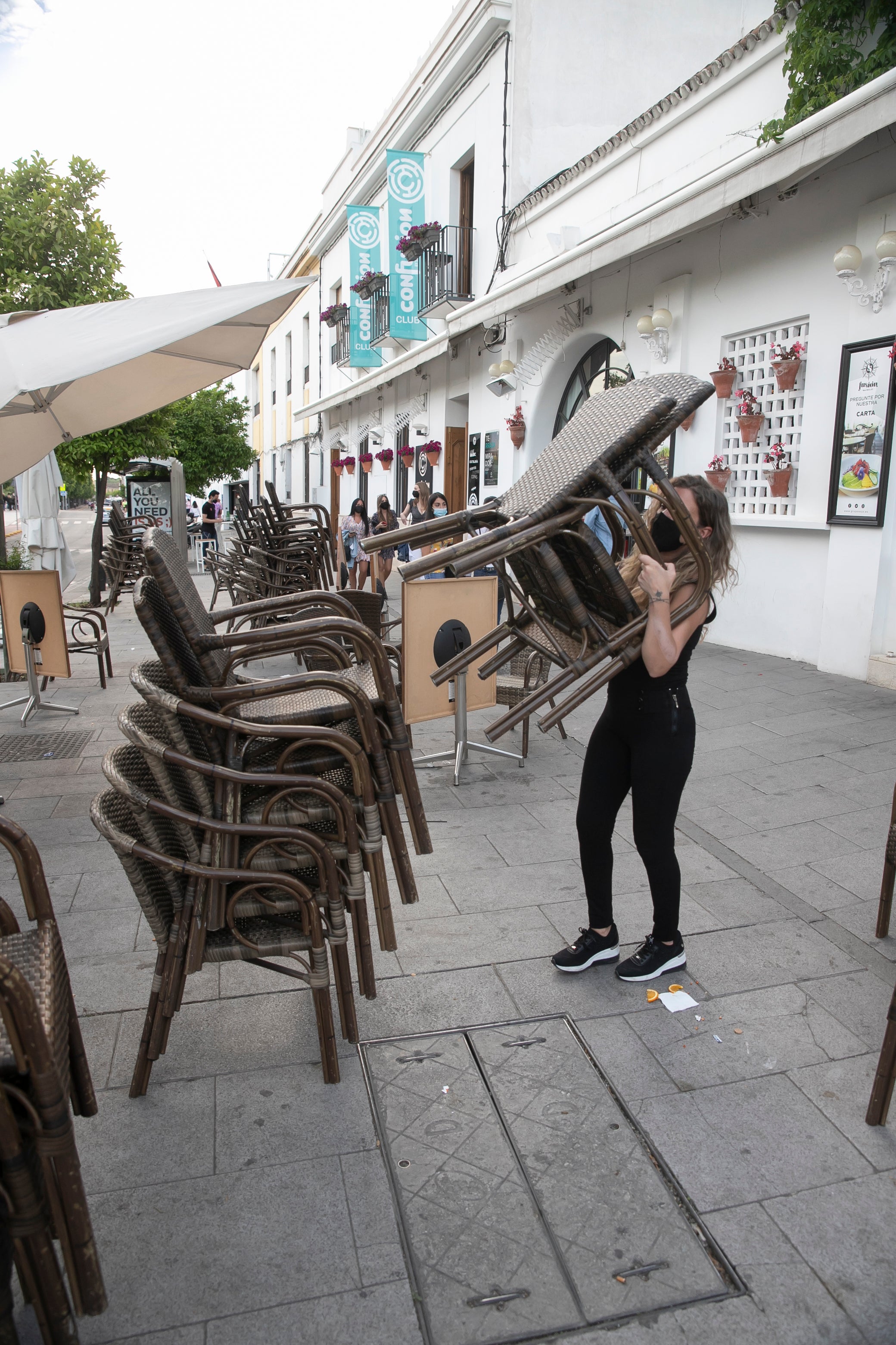 El cierre de los bares a las ocho en Córdoba, en imágenes