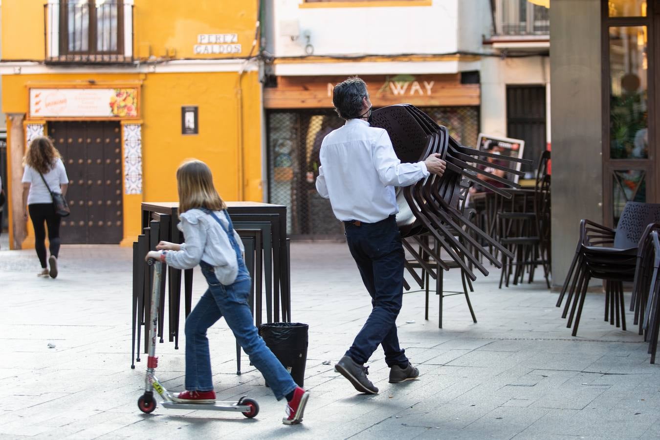 Cierre de bares a las 20 horas en Sevilla