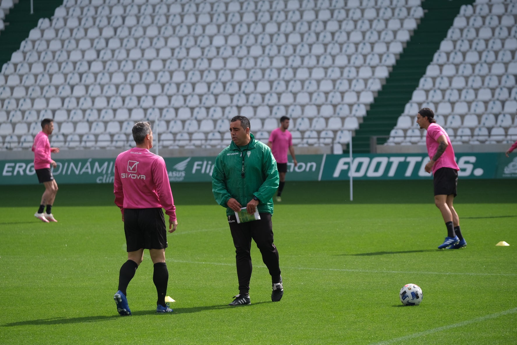 El estreno de Germán Crespo como técnico del Córdoba CF, en imágenes