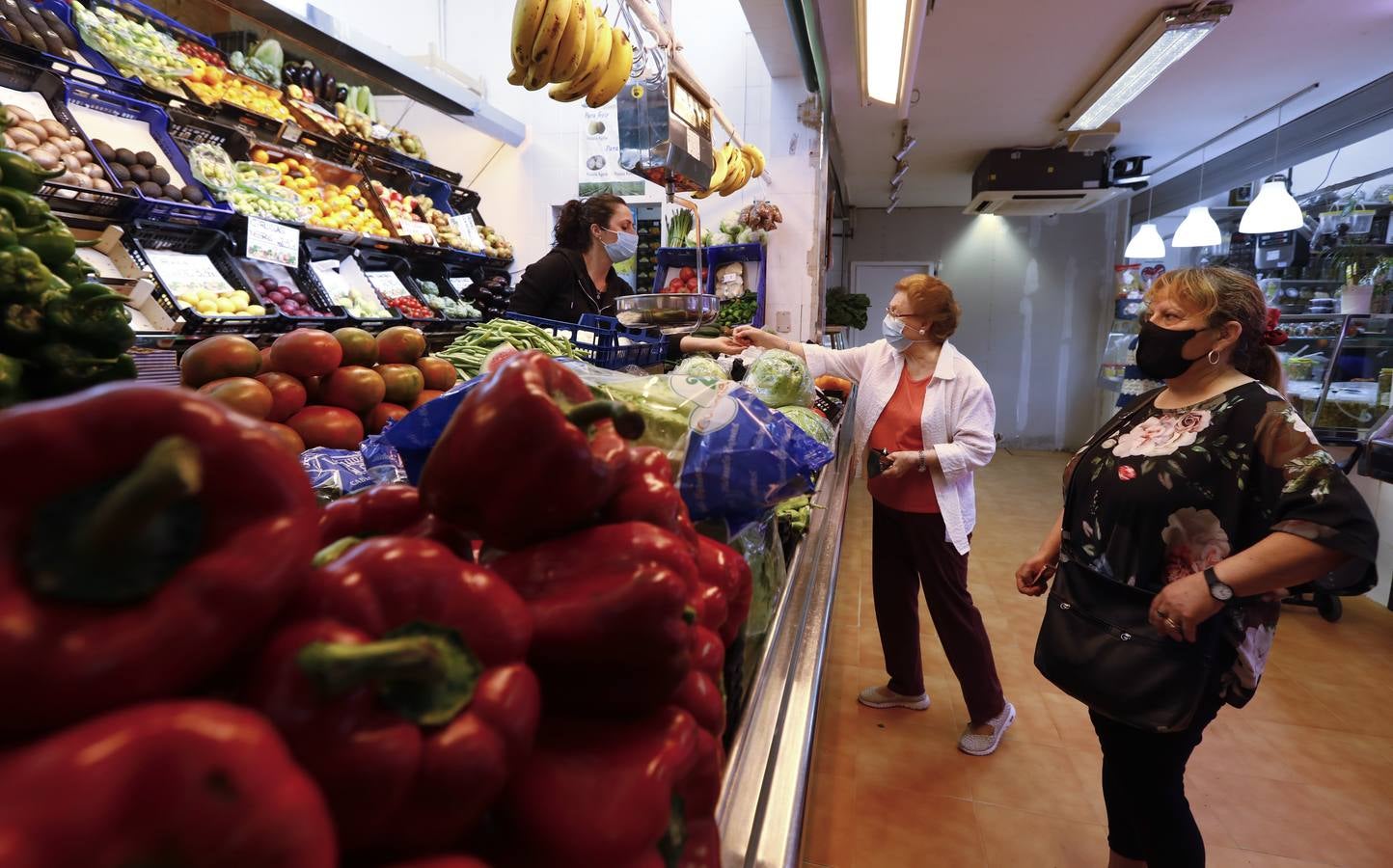 Una mañana en imágenes por los mercados municipales de Córdoba