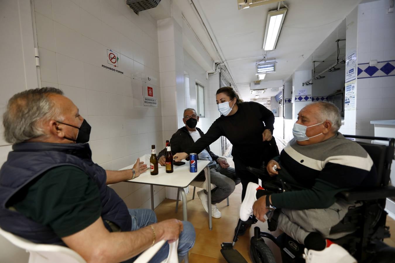 Una mañana en imágenes por los mercados municipales de Córdoba