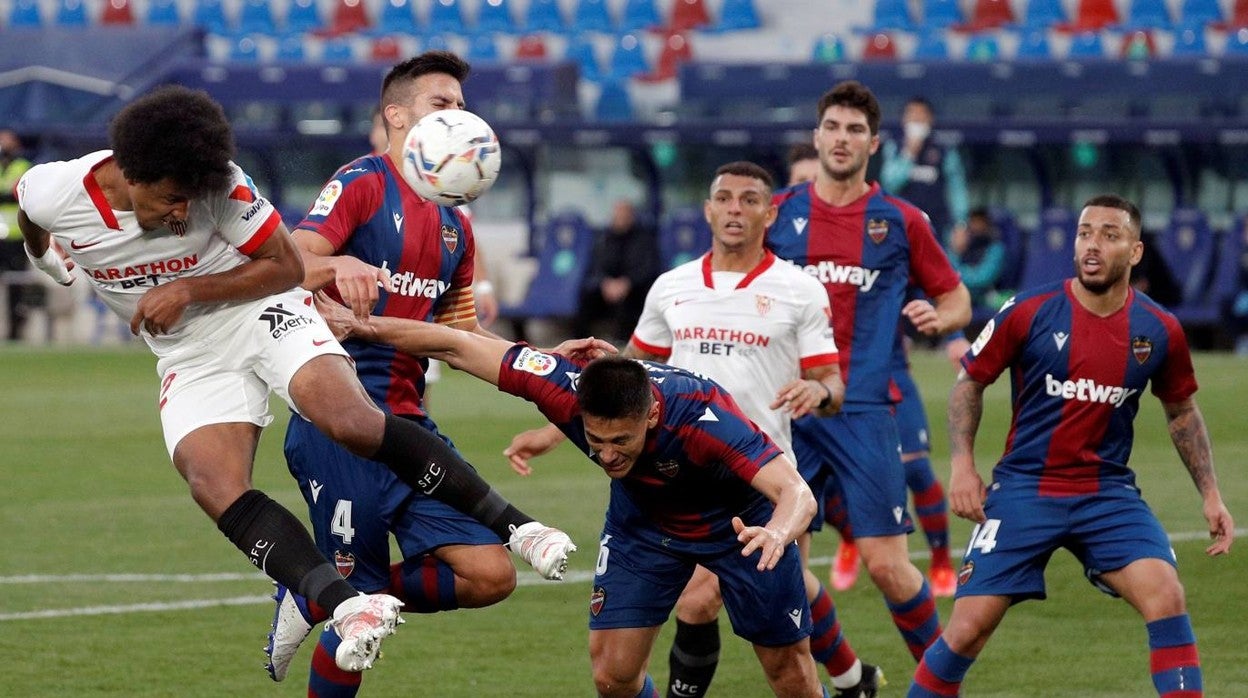 Los mejores momentos del encuentro entre el Levante y el Sevilla F.C.