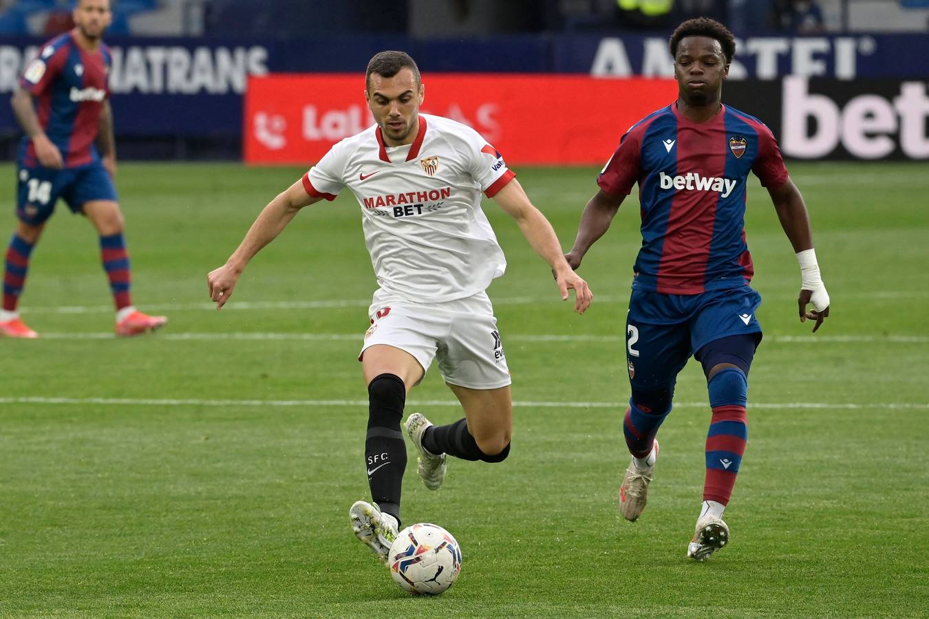 Los mejores momentos del encuentro entre el Levante y el Sevilla F.C.