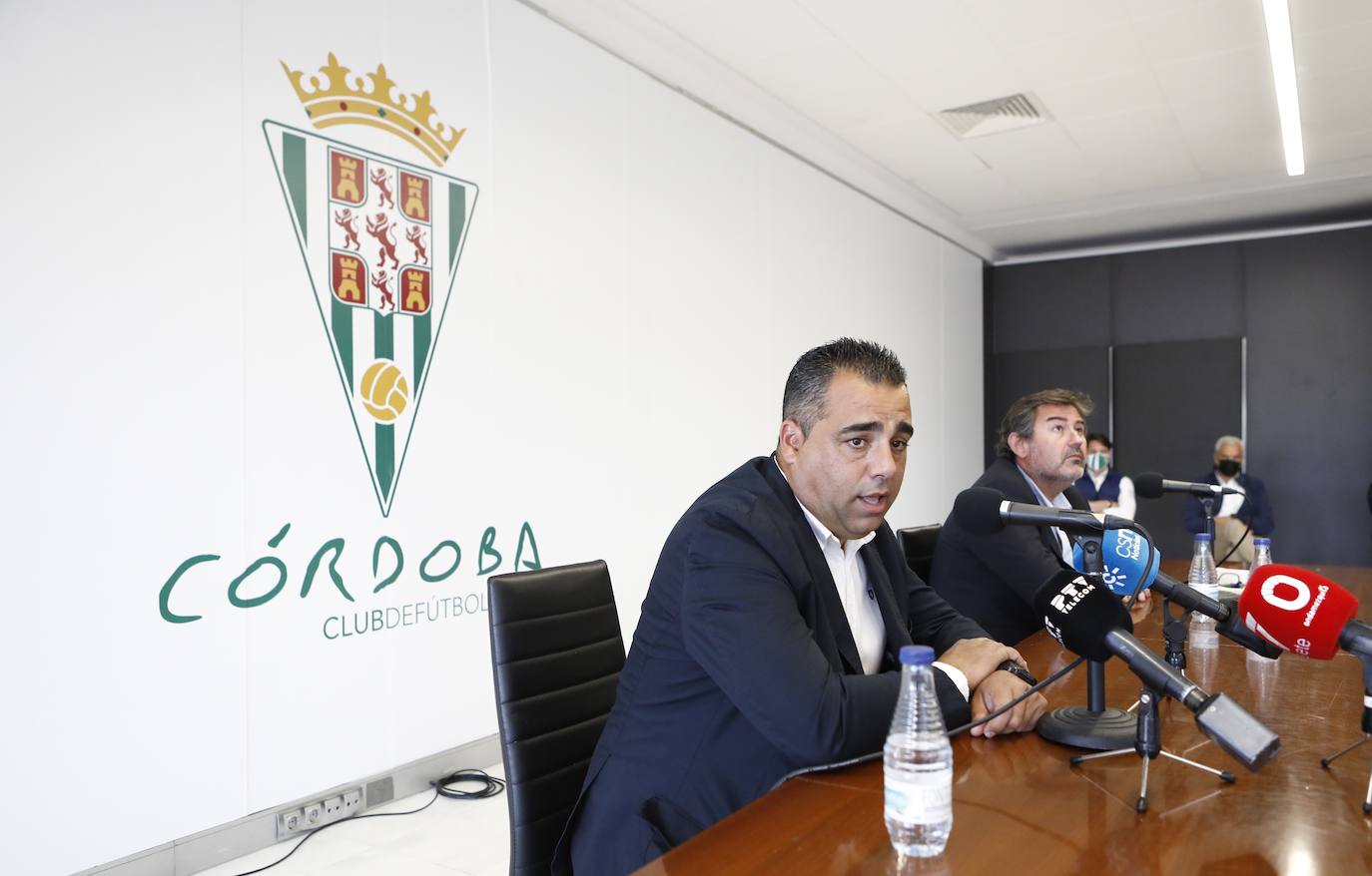 La presentación de Germán Crespo, nuevo entrenador del Córdoba, en imágenes