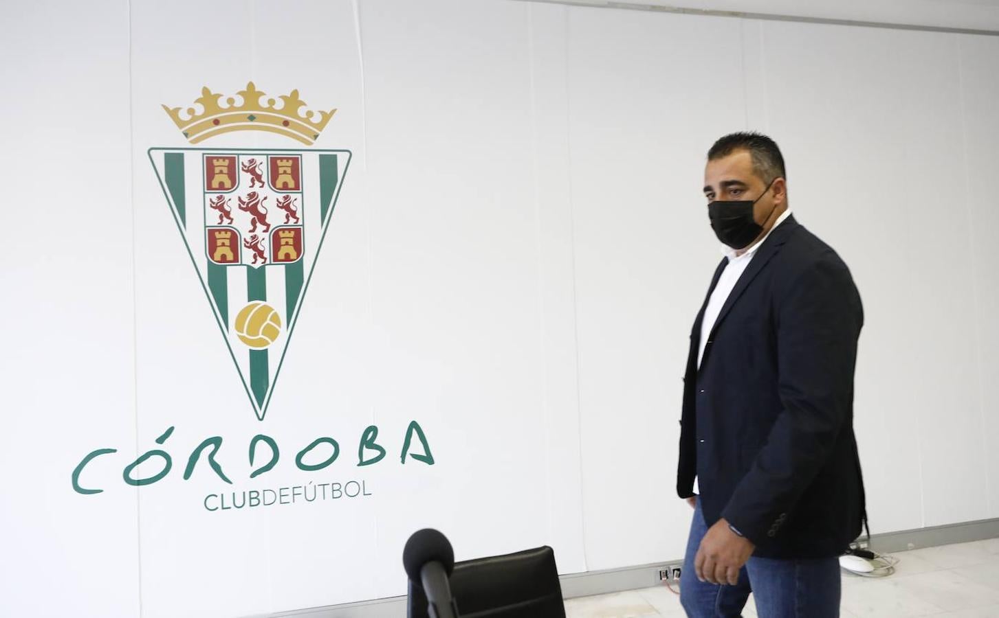 La presentación de Germán Crespo, nuevo entrenador del Córdoba, en imágenes