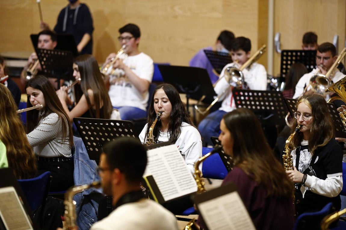 La clase magistral de la Orquesta de Córdoba en el conservatorio, en imágenes