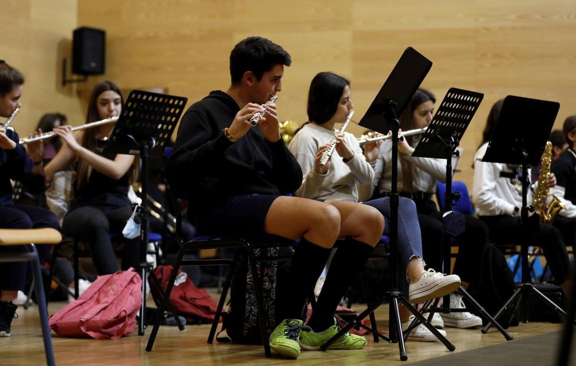 La clase magistral de la Orquesta de Córdoba en el conservatorio, en imágenes