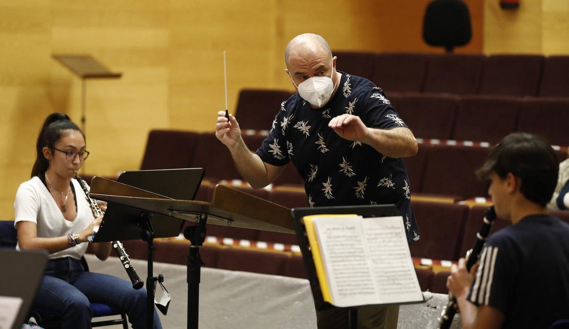 La clase magistral de la Orquesta de Córdoba en el conservatorio, en imágenes