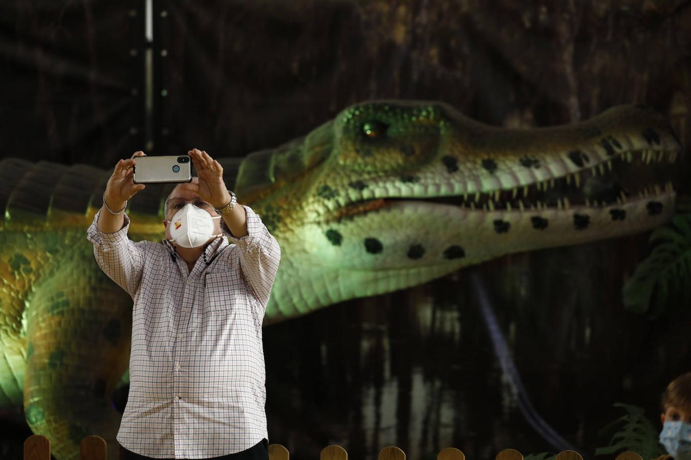 La carpa de Dinosaurs Tour en la Arruzafilla de Córdoba, en imágenes