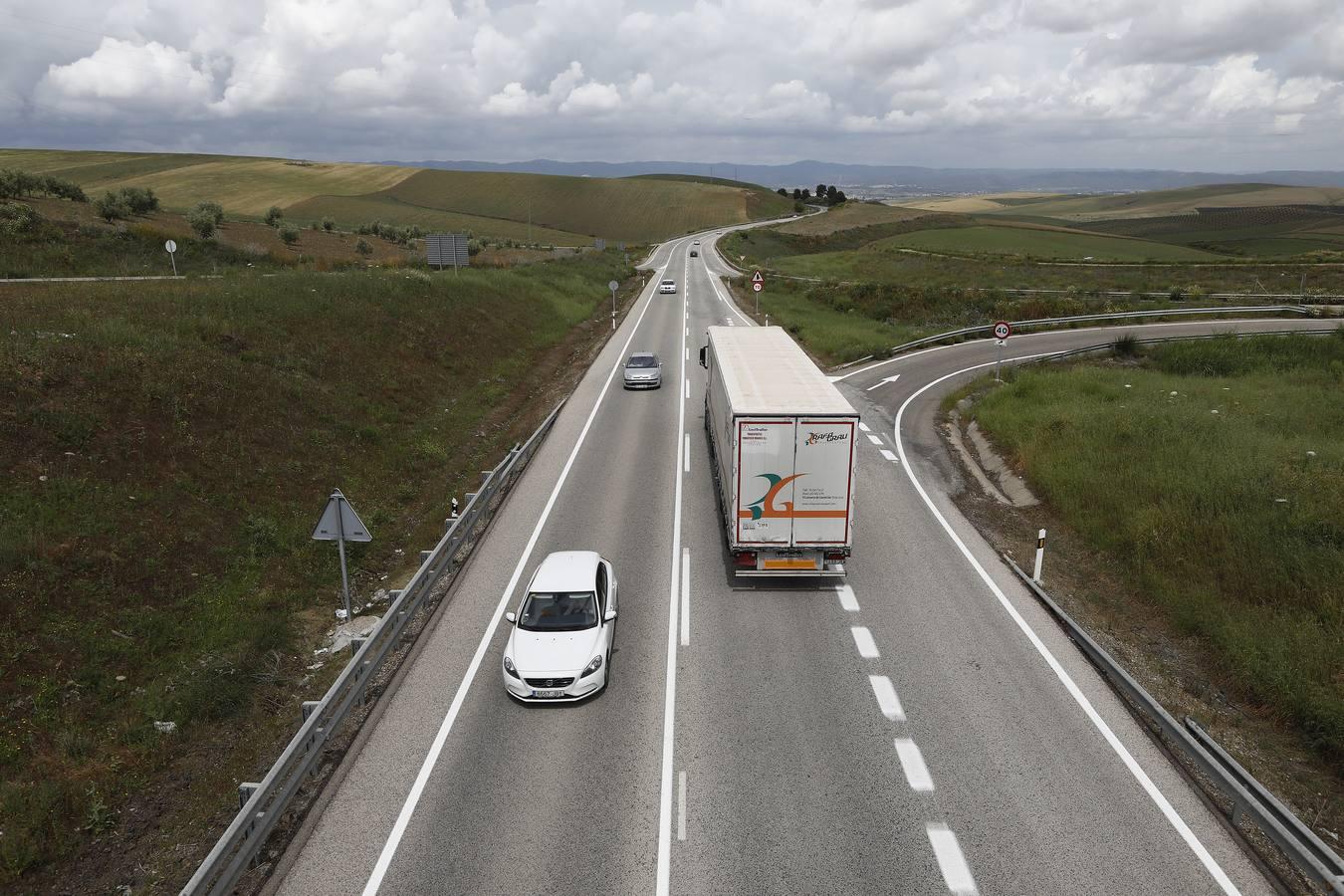 Así está la carretera N-432 a su paso por Córdoba, en imágenes