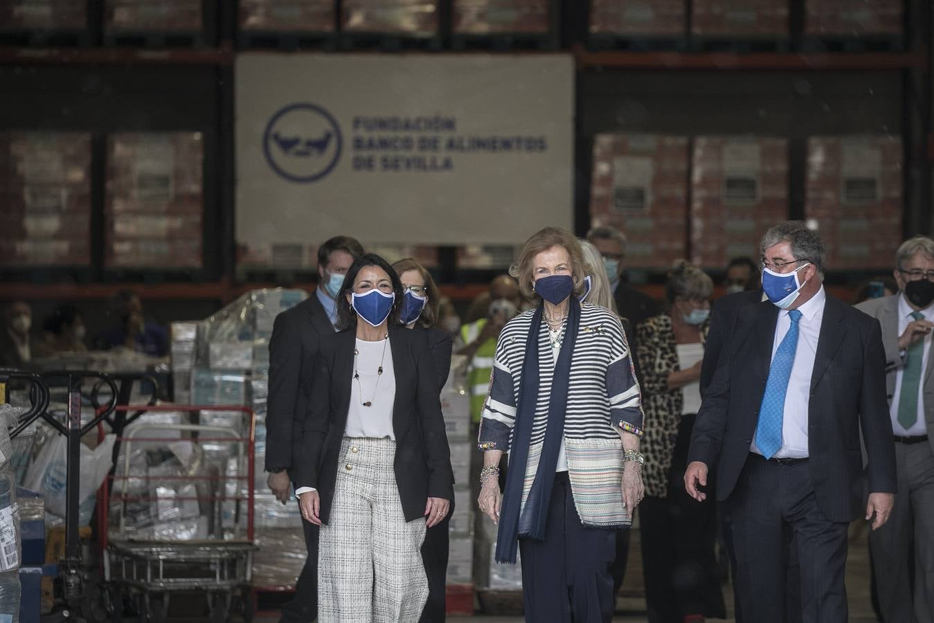 Visita de Su Majestad la Reina Doña Sofía al Banco de Alimentos de Sevilla