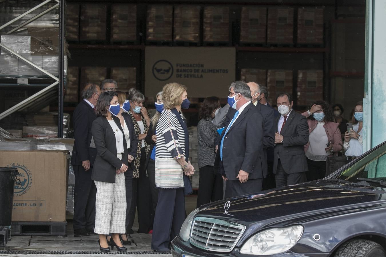 Visita de Su Majestad la Reina Doña Sofía al Banco de Alimentos de Sevilla