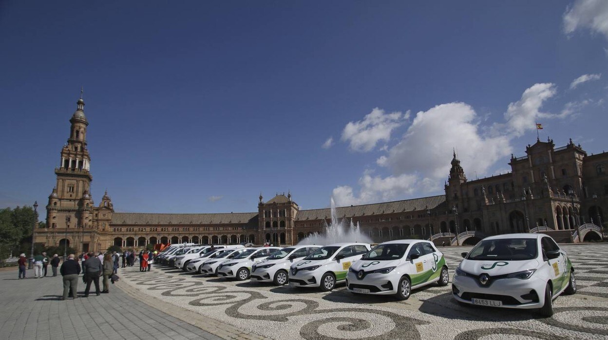 El Ayuntamiento de Sevilla renueva la flota de vehículos destinada a jardines históricos