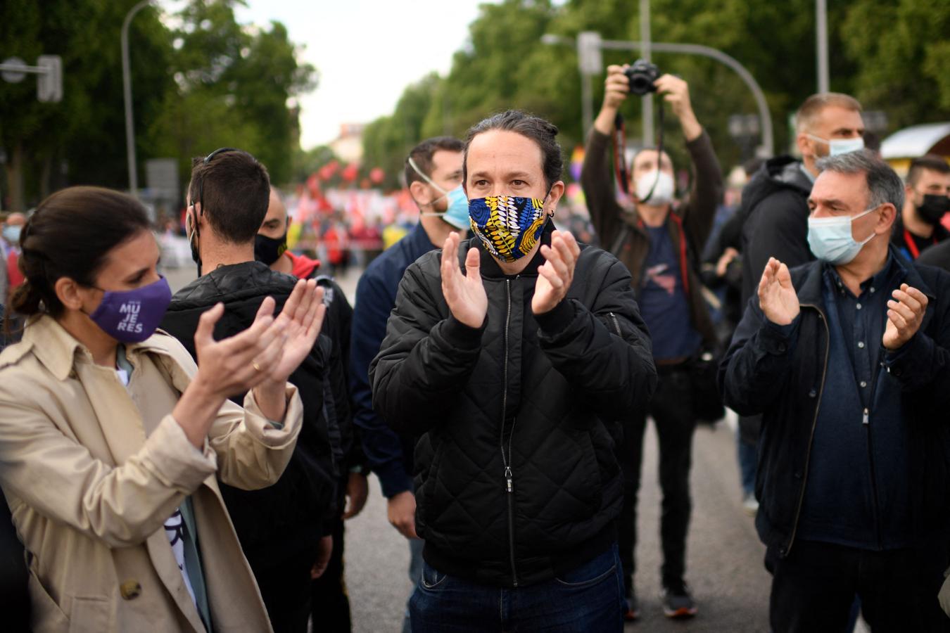 Pablo Iglesias (c) participa en una de las manifestaciones convocadas con motivo del Día del Trabajador en Madrid. 