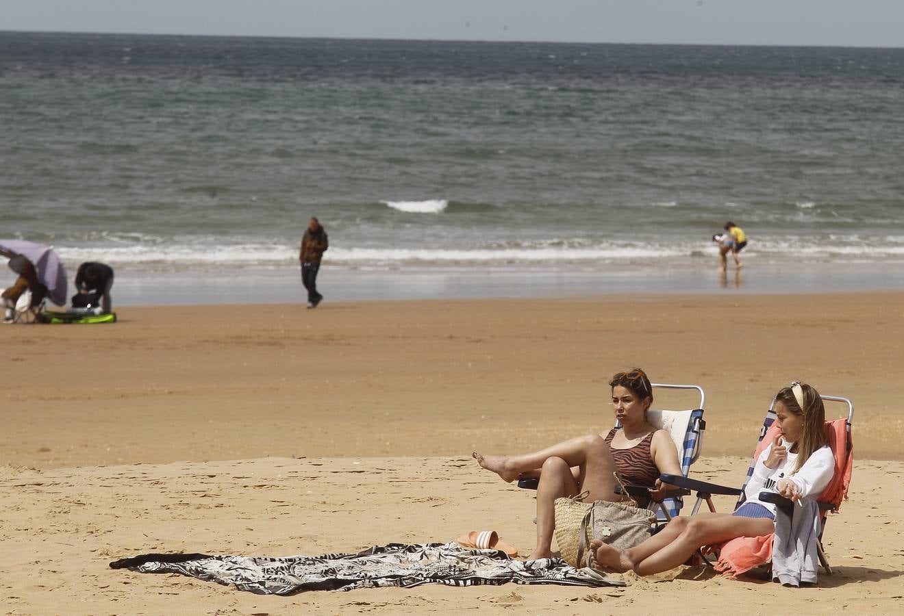 Ambiente este sábado en algunas playas onubenses