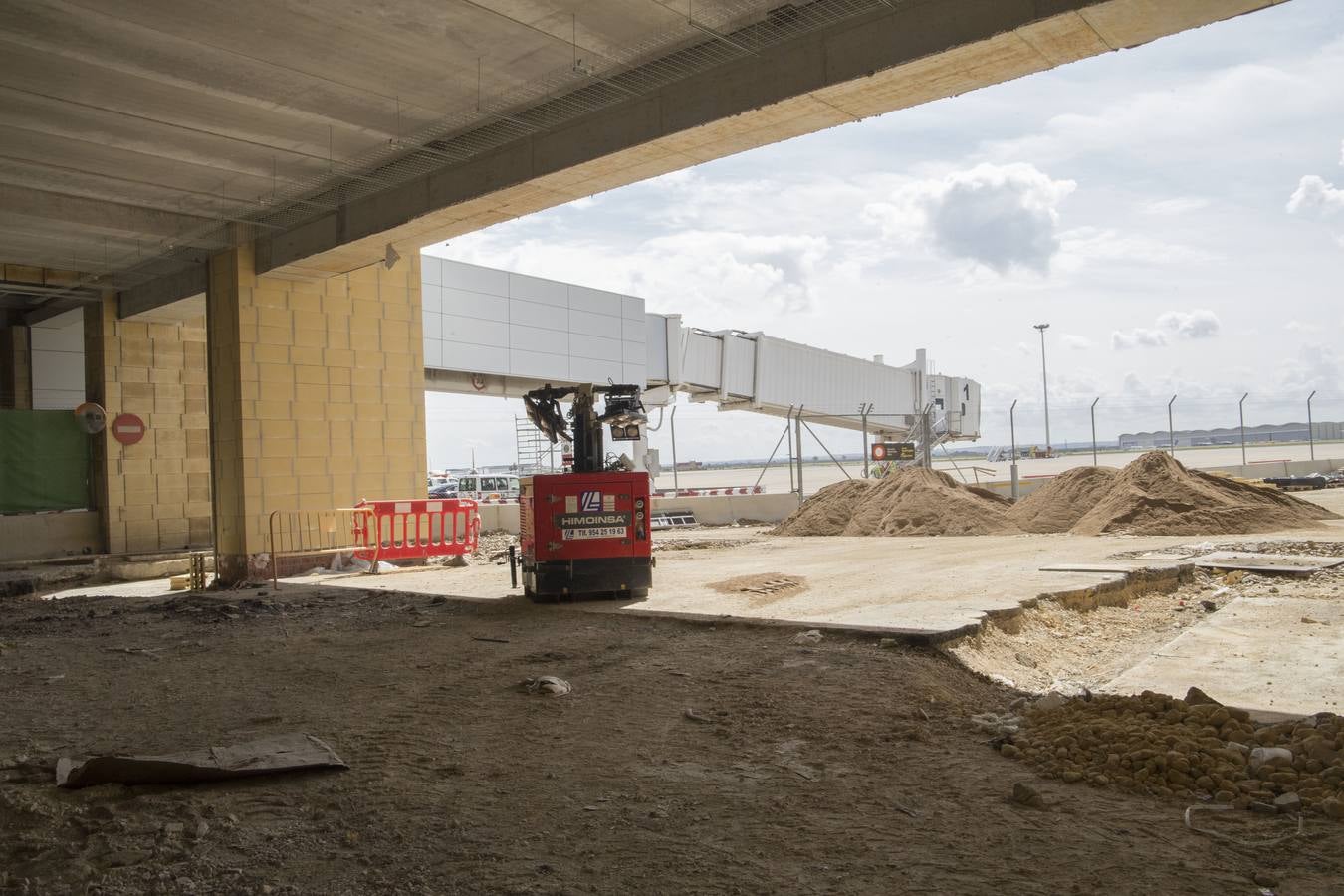 Obras en el aeropuerto de Sevilla