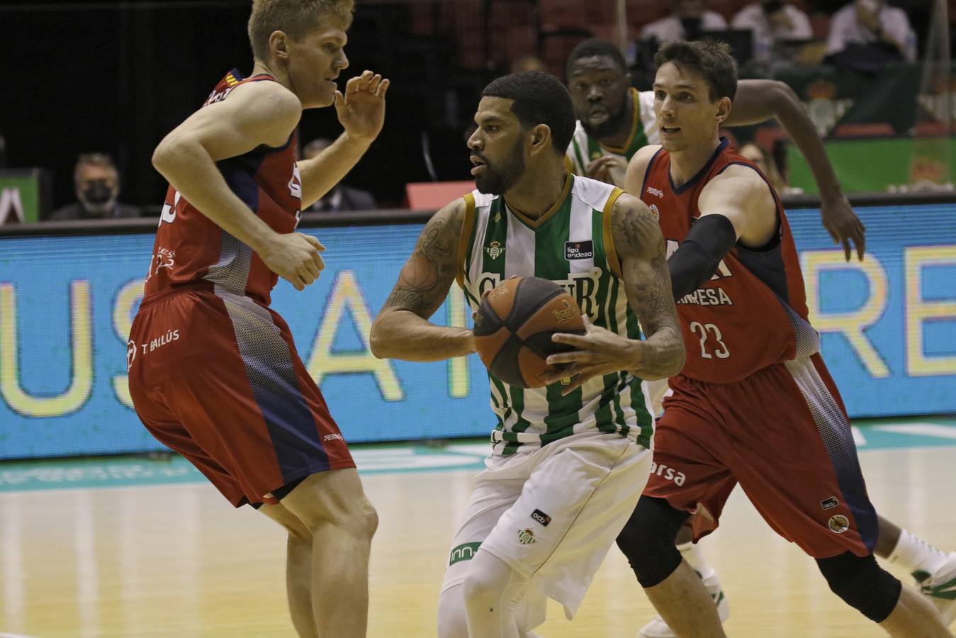 Partido entre el Coosur Real Betis y el Baxi Manresa