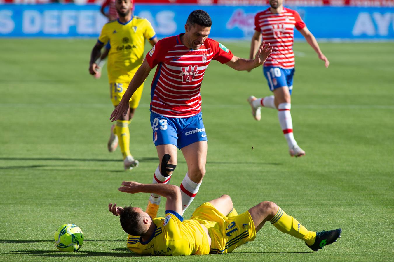 FOTOS: La victoria del Cádiz en Granada, en imágenes