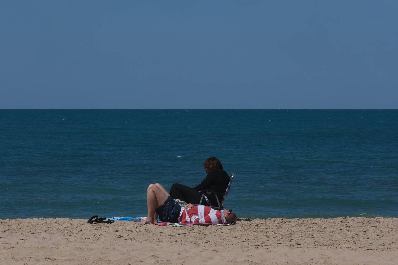 Gran ambiente en calles, paseos, bares y terrazas el primer domingo de mayo