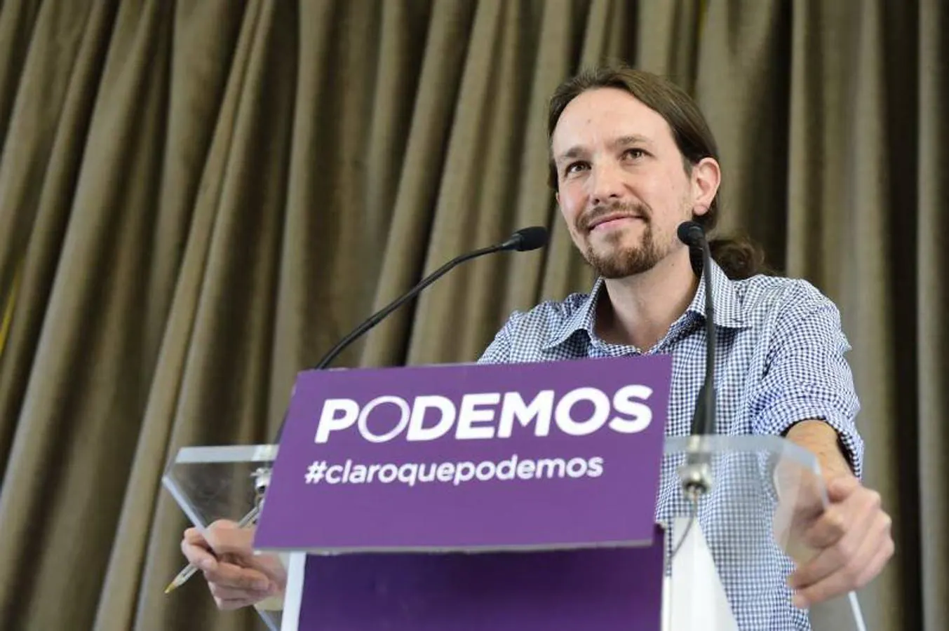 Pablo Iglesias, durante una rueda de prensa celebrada en Madrid el 30 de mayo de 2014, después de que una semana atrás, en los comicios europeos, su partido obtuviese cinco eurodiputados y 1,2 millones de votos.. 