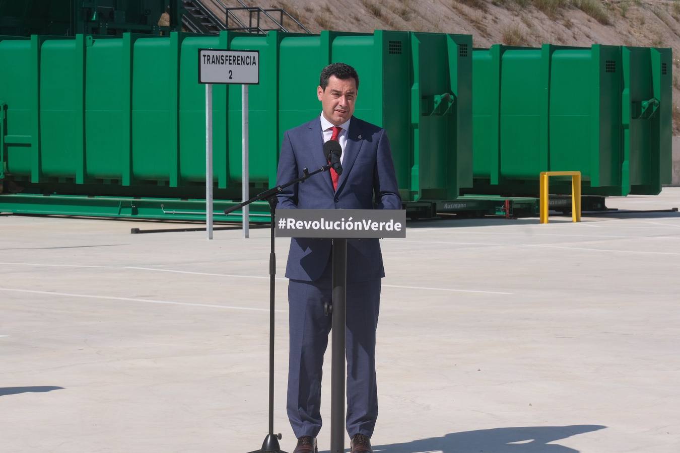 Fotos: Así ha sido la visita de Juanma Moreno a Chiclana y San Fernando