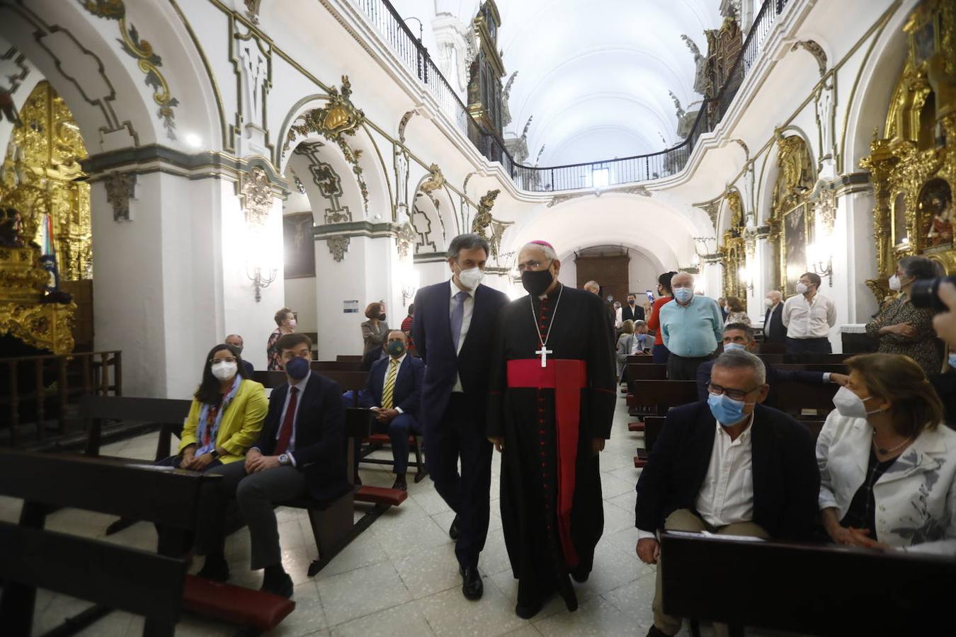 La nueva iluminación de la iglesia de San Francisco de Córdoba, en imágenes