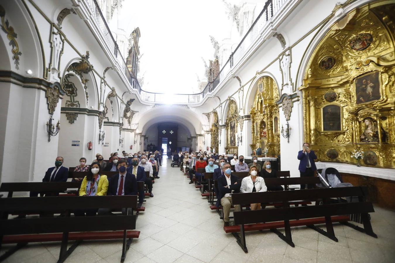 La nueva iluminación de la iglesia de San Francisco de Córdoba, en imágenes