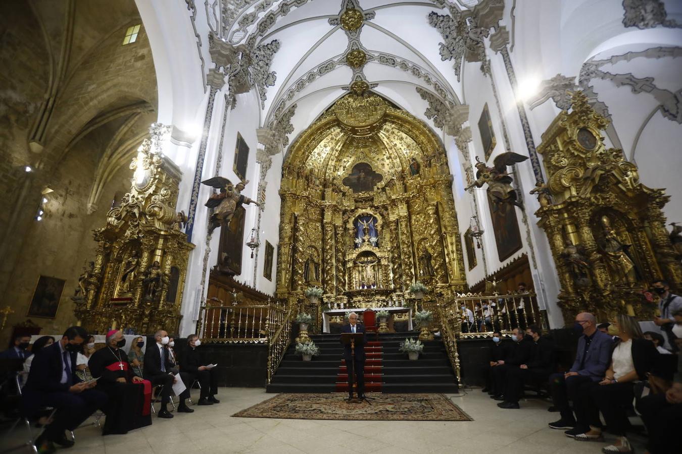 La nueva iluminación de la iglesia de San Francisco de Córdoba, en imágenes