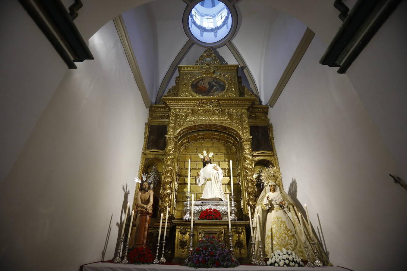 La nueva iluminación de la iglesia de San Francisco de Córdoba, en imágenes