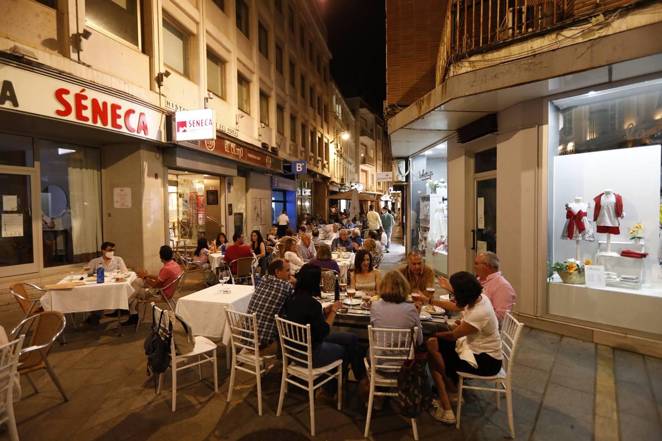 La primera noche sin toque de queda en Córdoba, en imágenes