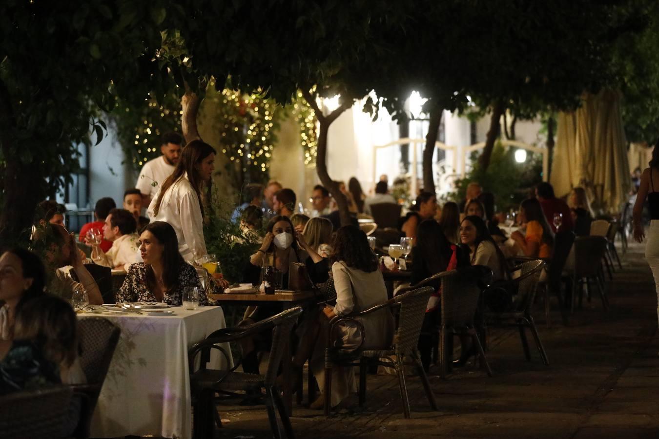 La primera noche sin toque de queda en Córdoba, en imágenes