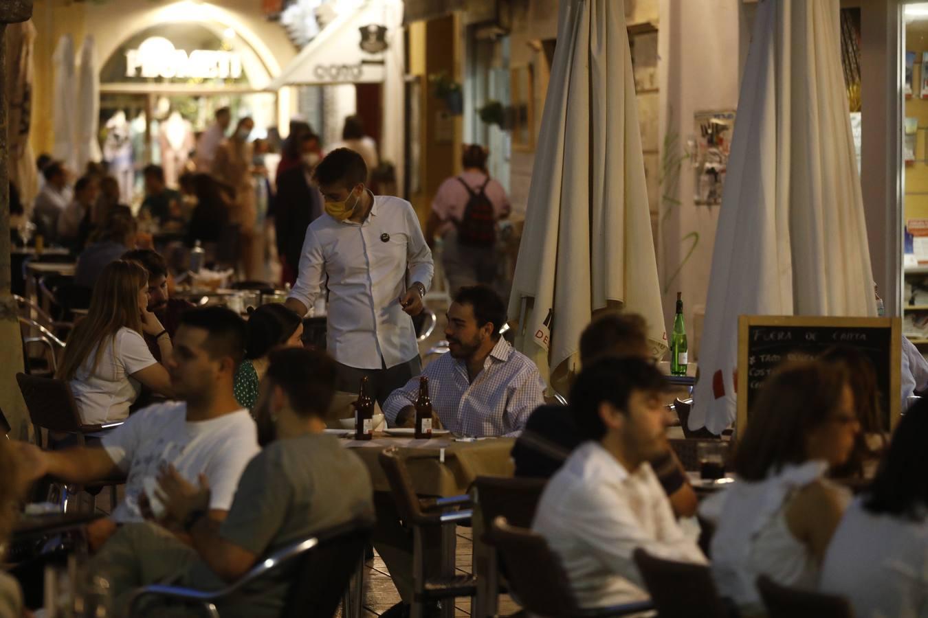 La primera noche sin toque de queda en Córdoba, en imágenes