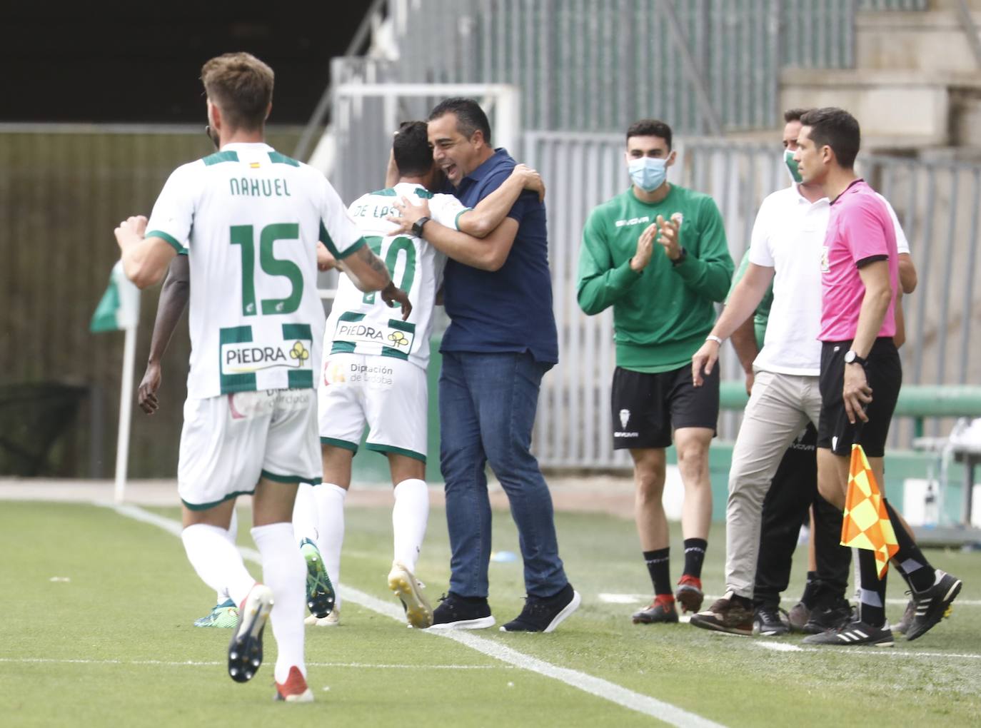 Las mejores imágenes del drama del descenso en el Córdoba CF - Cádiz B