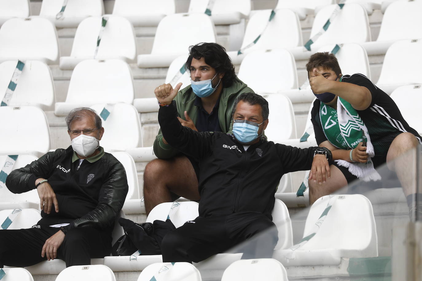 El ambiente en El Arcángel en el Córdoba CF - Cádiz B, en imágenes