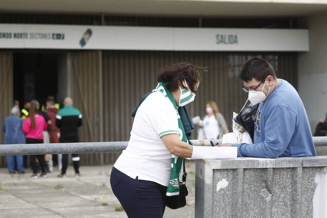 El ambiente en El Arcángel en el Córdoba CF - Cádiz B, en imágenes