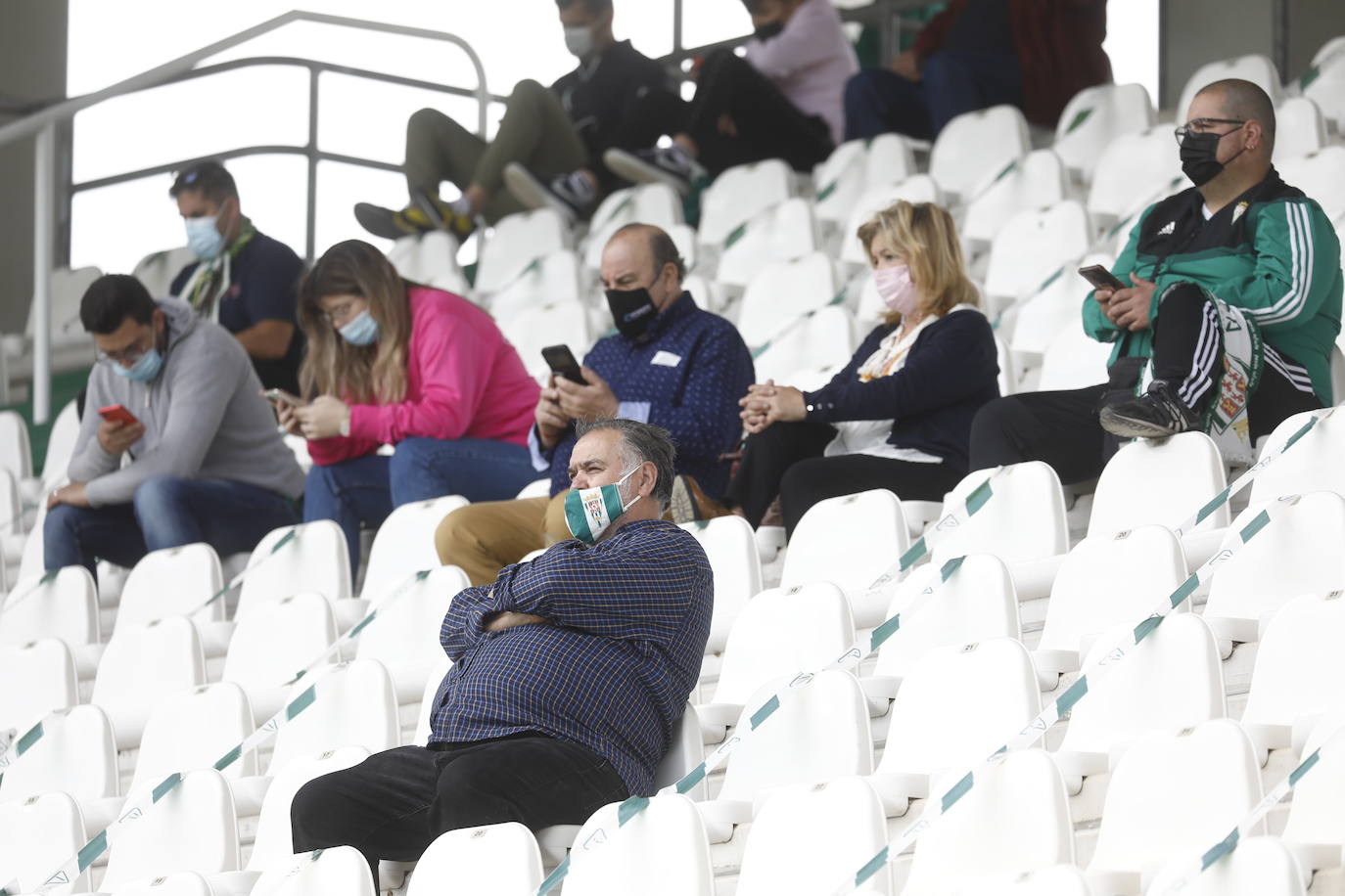 El ambiente en El Arcángel en el Córdoba CF - Cádiz B, en imágenes