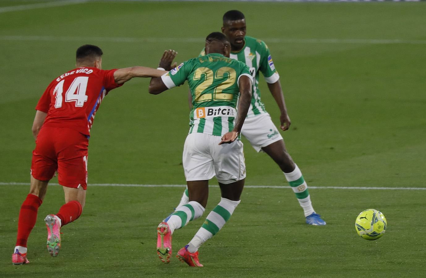 Victoria del Betis sobre el Granada (2-1)