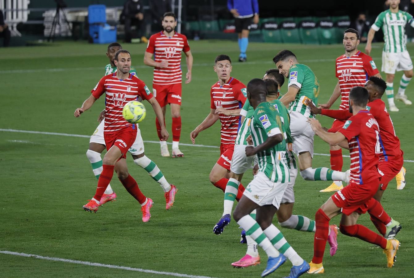 Victoria del Betis sobre el Granada (2-1)