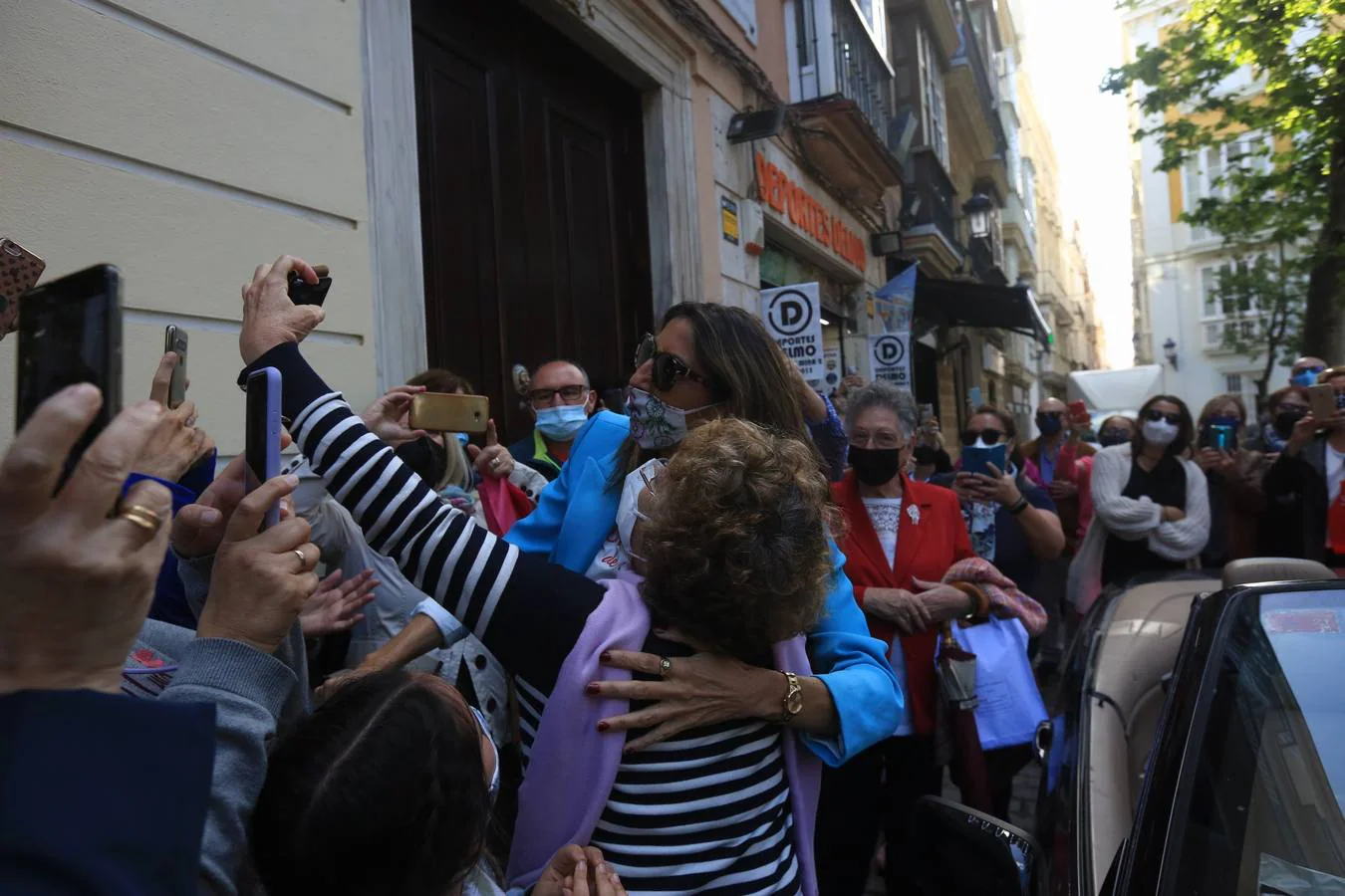 FOTOS: Paz Padilla firma ejemplares de su libro en Cádiz