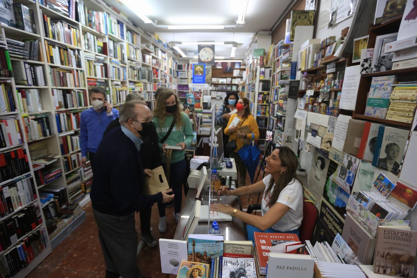 FOTOS: Paz Padilla firma ejemplares de su libro en Cádiz