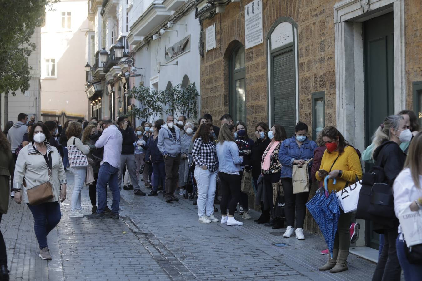 FOTOS: Paz Padilla firma ejemplares de su libro en Cádiz