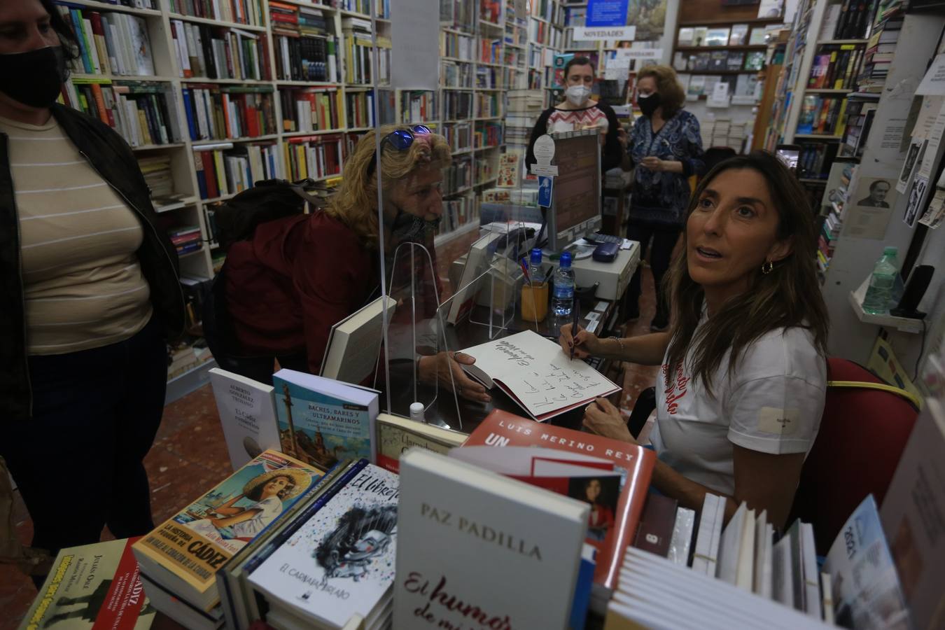 FOTOS: Paz Padilla firma ejemplares de su libro en Cádiz