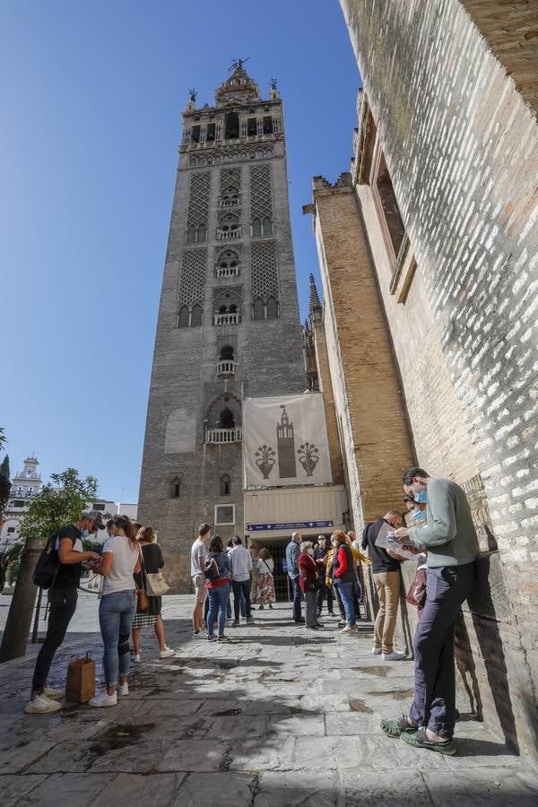 Vuelven las visitas a la Catedral de Sevilla tras el estado de alarma