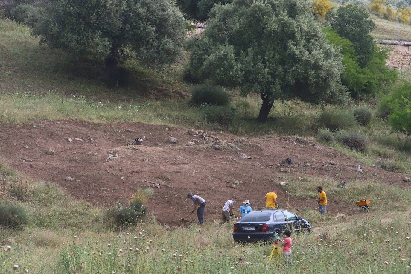 La excavación para delimitar la Plaza de Armas de Medina Azahara, en imágenes